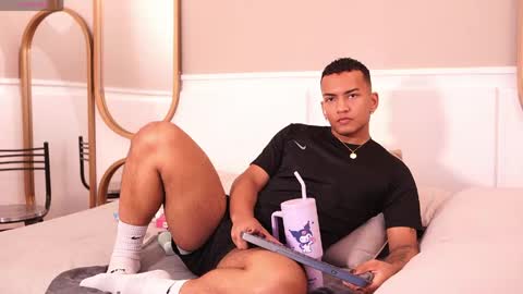 Snapshot of rafa_cruz chatting on 04.19.26 rafa_cruz online show from 04.19.26