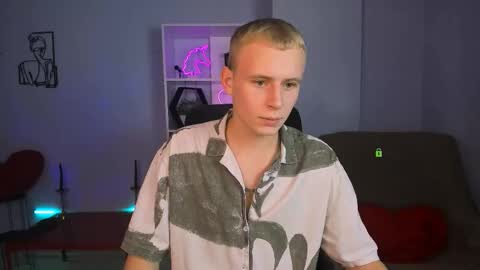 Snapshot of rafael_bien chatting on 11.18.25 rafael online show from 11.18.25