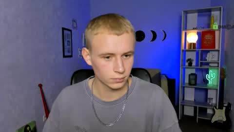 Snapshot of rafael_bien chatting on 11.19.25 rafael online show from 11.19.25