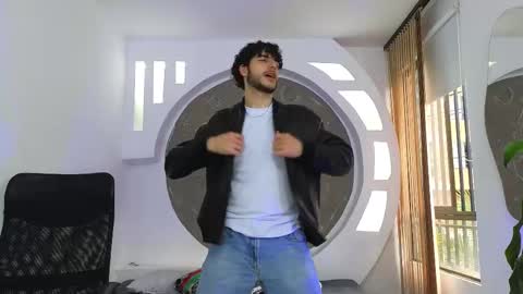 Snapshot of rafael_mendez chatting on 09.18.25 R A F A E L online show from 09.18.25