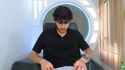 Snapshot of rafael_mendez chatting on 09.19.25 R A F A E L online show from 09.19.25