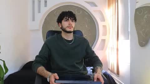 Snapshot of rafael_mendez chatting on 09.25.25 R A F A E L online show from 09.25.25