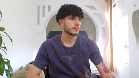 Snapshot of rafael_mendez chatting on 09.30.25 R A F A E L online show from 09.30.25