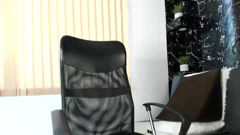 Snapshot of rafael_mendez chatting on 11.22.25 R A F A E L online show from 11.22.25