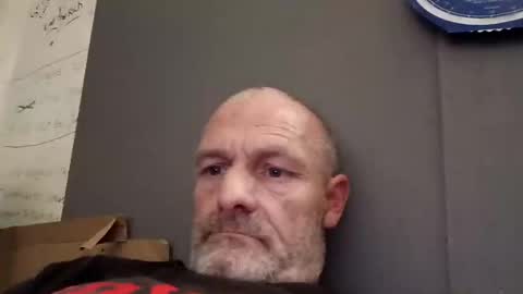 Snapshot of ragingzef69 chatting on 12.31.24 Bigthickdickinvic online show from 12.31.24