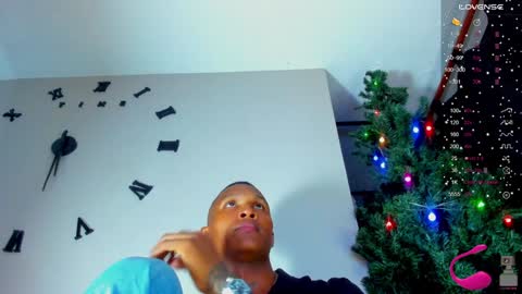 Snapshot of ragnarhot24 chatting on 01.01.25 Andres H online show from 01.01.25