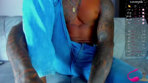 Snapshot of ragnarhot24 chatting on 01.10.25 Andres H online show from 01.10.25