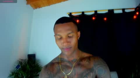 Snapshot of ragnarhot24 chatting on 09.18.25 Andres H online show from 09.18.25