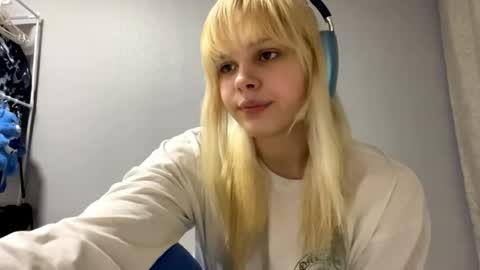 Eshly online show from 04.12.26