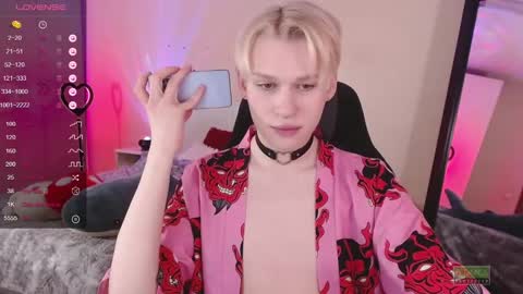 Snapshot of rainbow__salt chatting on 12.25.24 Mike online show from 12.25.24