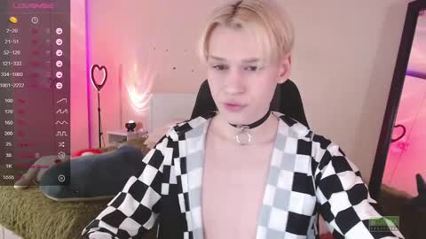 Snapshot of rainbow__salt chatting on 01.02.25 Mike online show from 01.02.25