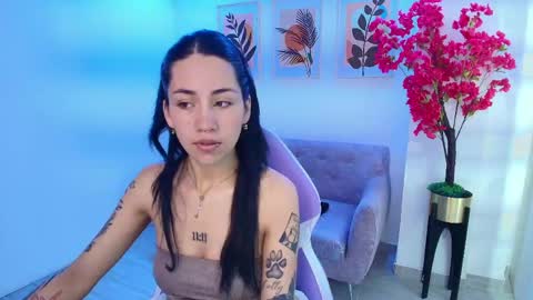 Rainy  online show from 05.22.26