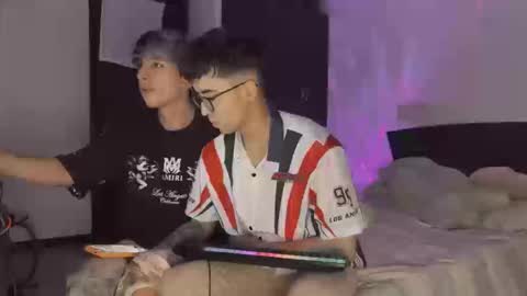 Snapshot of rakhubs chatting on 03.12.26 Enzo online show from 03.12.26