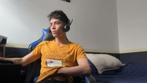 Snapshot of rakhubs chatting on 03.19.26 Enzo online show from 03.19.26