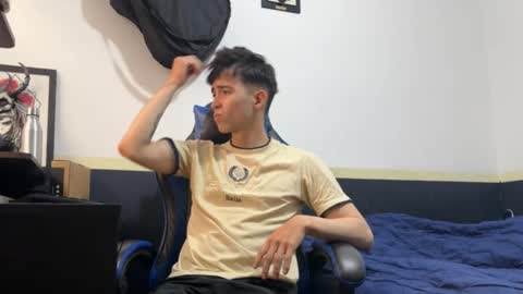 Snapshot of rakhubs chatting on 03.25.26 Enzo online show from 03.25.26