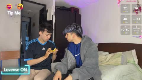 Snapshot of rakhubs chatting on 04.09.26 Enzo online show from 04.09.26