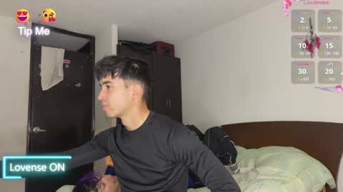 Snapshot of rakhubs chatting on 04.16.26 Enzo online show from 04.16.26