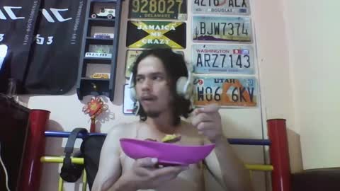 Snapshot of raku2386 chatting on 03.12.25 Ken online show from 03.12.25