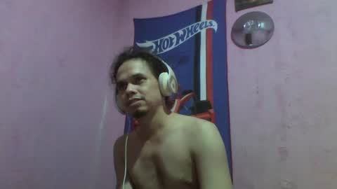 Snapshot of raku2386 chatting on 09.18.25 Ken online show from 09.18.25