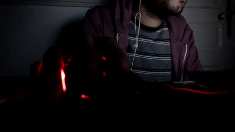 ramirolove3 online show from 12.13.25