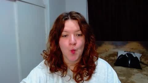 Snapshot of ramona15 chatting on 11.07.25 Ramona online show from 11.07.25