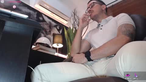 Snapshot of randylukehot chatting on 01.14.25 randylukehot online show from 01.14.25