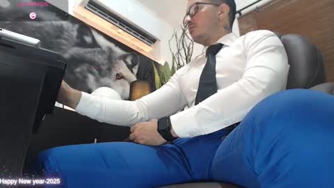 Snapshot of randylukehot chatting on 02.14.25 randylukehot online show from 02.14.25