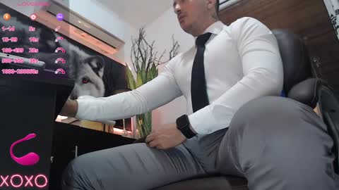 Snapshot of randylukehot chatting on 09.25.25 randylukehot online show from 09.25.25