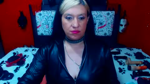 Snapshot of randymaturex01 chatting on 01.10.25 Sonia online show from 01.10.25