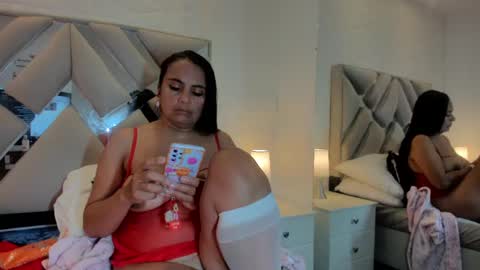 Snapshot of raquel_moore chatting on 02.25.25 Raquel Moore online show from 02.25.25