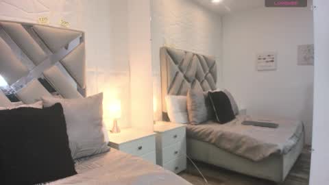 Snapshot of raquel_moore chatting on 09.22.25 Raquel Moore online show from 09.22.25