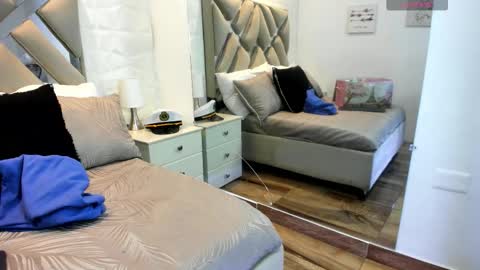 Snapshot of raquel_moore chatting on 10.06.25 Raquel Moore online show from 10.06.25