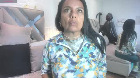 Snapshot of raquel_moore chatting on 11.05.25 Raquel Moore online show from 11.05.25