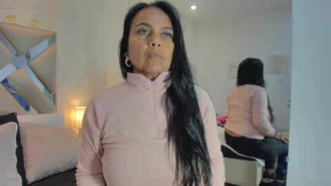 Raquel Moore  online show from 12.03.25