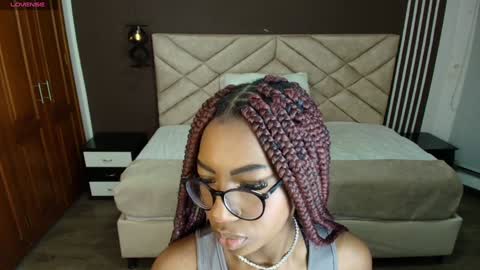 Raquel online show from 02.05.25