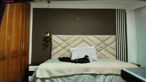 Raquel online show from 02.25.25