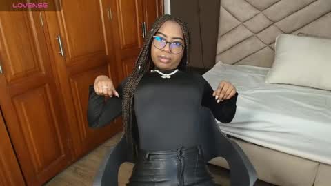 Raquel online show from 10.07.25