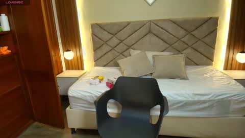 Snapshot of raqueljones_ chatting on 02.06.26 Raquel online show from 02.06.26