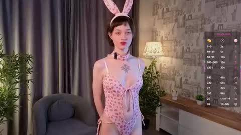 Nicole online show from 10.17.25