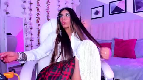 Snapshot of raven_dooll chatting on 09.13.25 Raven online show from 09.13.25