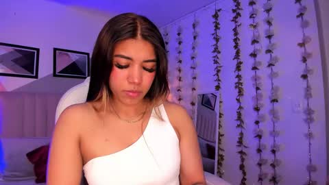 Snapshot of raven_dooll chatting on 09.24.25 Raven online show from 09.24.25