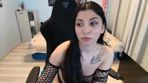 raven_haired_goddess online show from 02.15.26