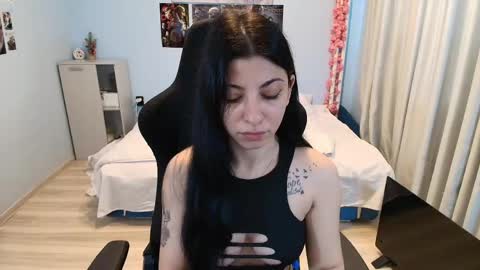 raven_haired_goddess online show from 05.23.26