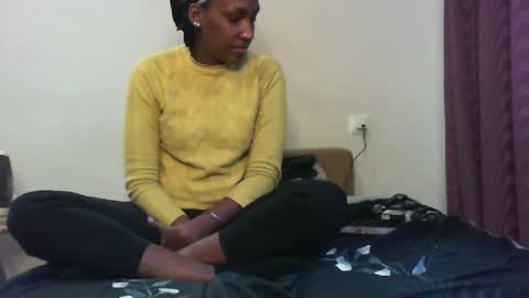 Snapshot of ravenbby chatting on 02.26.25 ravenbby online show from 02.26.25