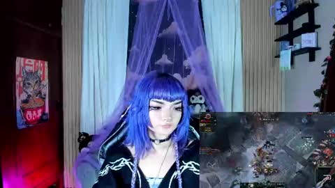Snapshot of ravencollen chatting on 07.17.26 ravencollen online show from 07.17.26