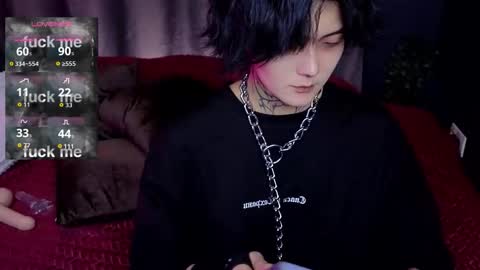 Snapshot of ravens_nest_ chatting on 10.05.25 Raven online show from 10.05.25