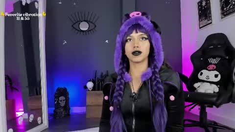 Snapshot of ravenwitch_ chatting on 06.26.26 Raven Witch online show from 06.26.26