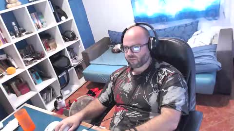 ravingr3d3 online show from 10.22.25