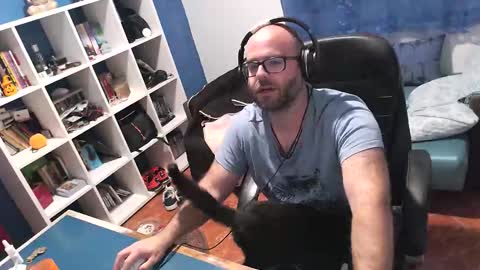 ravingr3d3 online show from 10.27.25