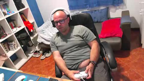 ravingr3d3 online show from 05.21.26
